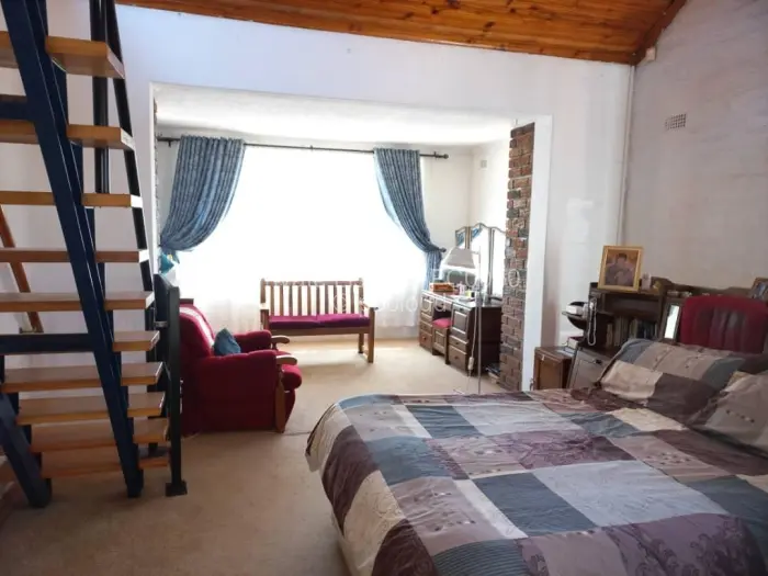 6 Bedroom House for Sale in Glen Lorne, Harare