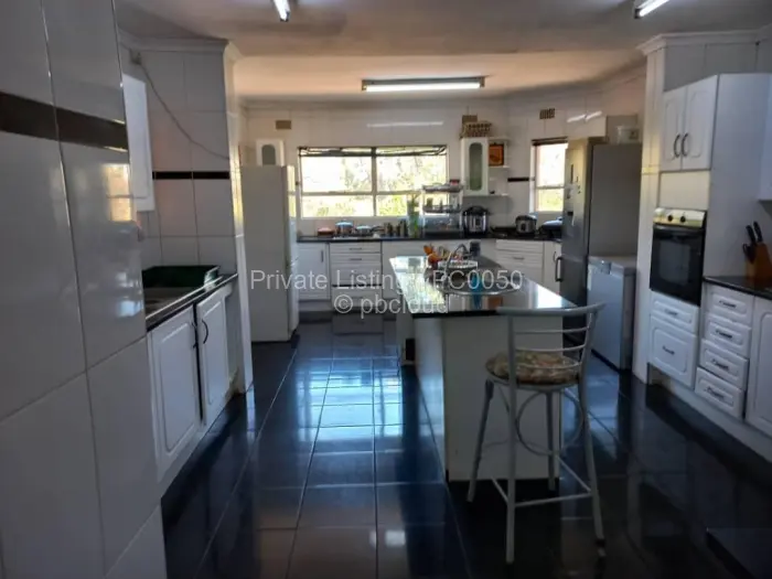 6 Bedroom House for Sale in Glen Lorne, Harare