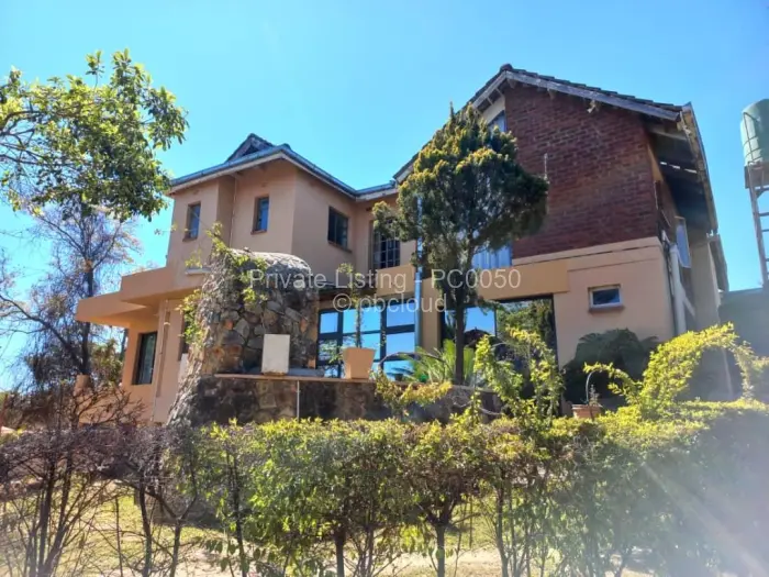 6 Bedroom House for Sale in Glen Lorne, Harare