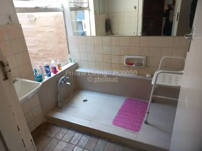 6 Bedroom House for Sale in Glen Lorne, Harare