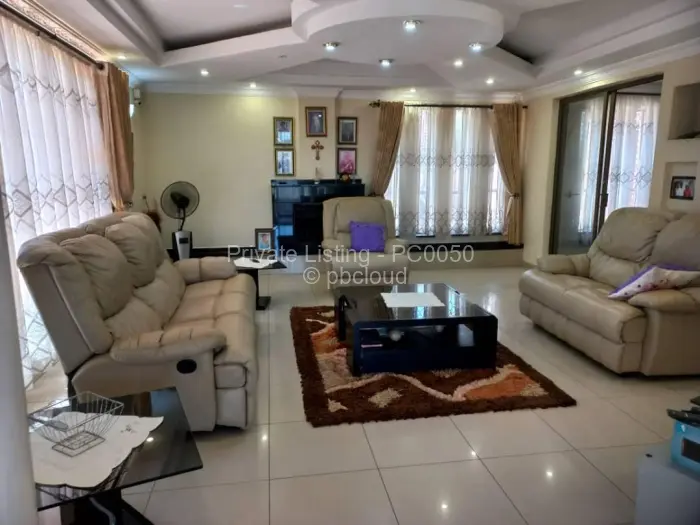 6 Bedroom House for Sale in Glen Lorne, Harare