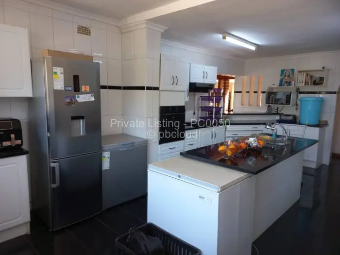 6 Bedroom House for Sale in Glen Lorne, Harare