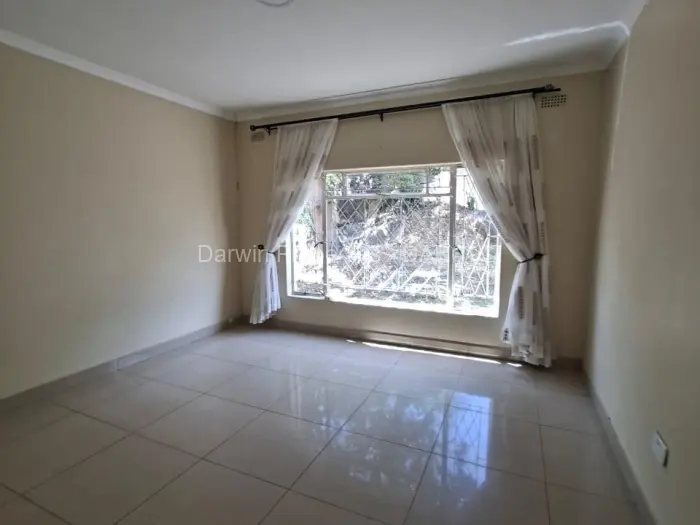 6 Bedroom House to Rent in Greendale, Harare