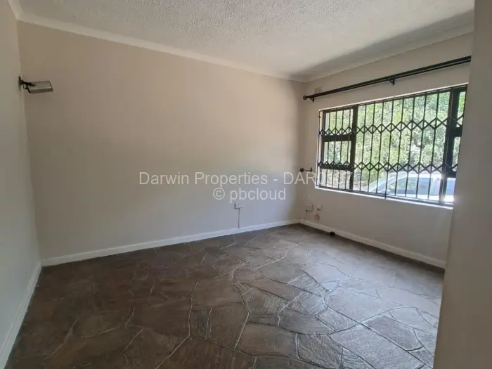 6 Bedroom House to Rent in Greendale, Harare