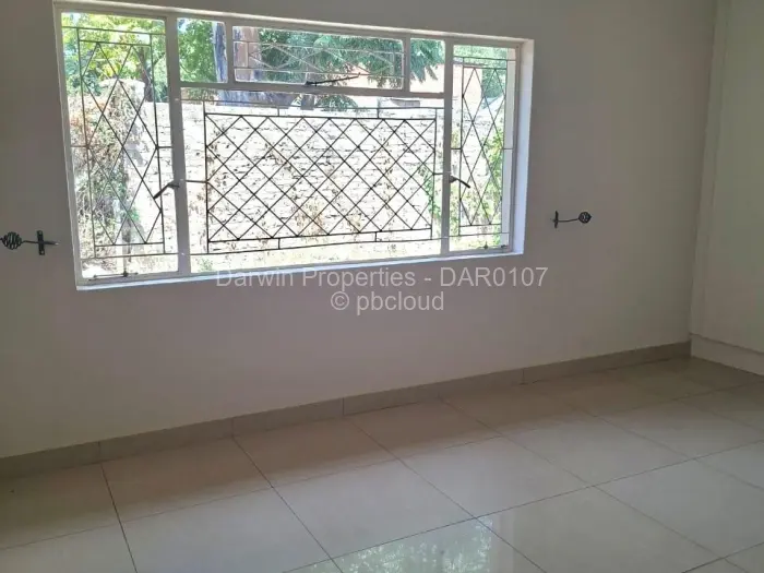 6 Bedroom House to Rent in Greendale, Harare