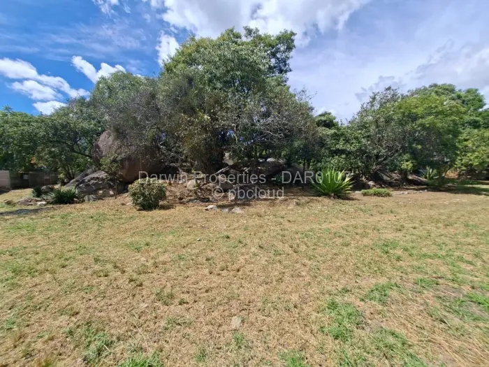 6 Bedroom House to Rent in Greendale, Harare