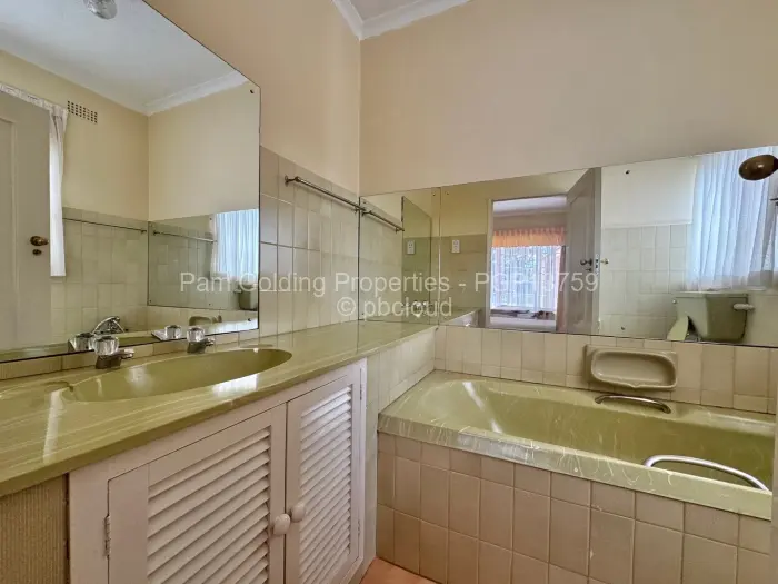 Townhouse/Cluster to Rent in Borrowdale, Harare