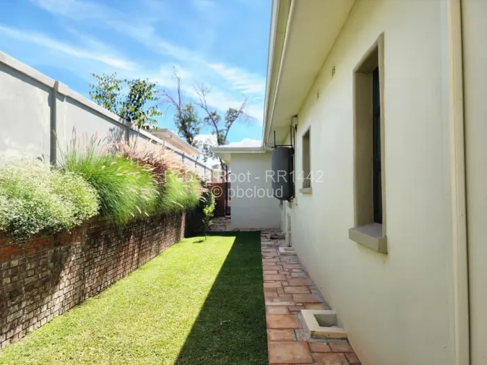 Townhouse/Cluster to Rent in Chisipite, Harare
