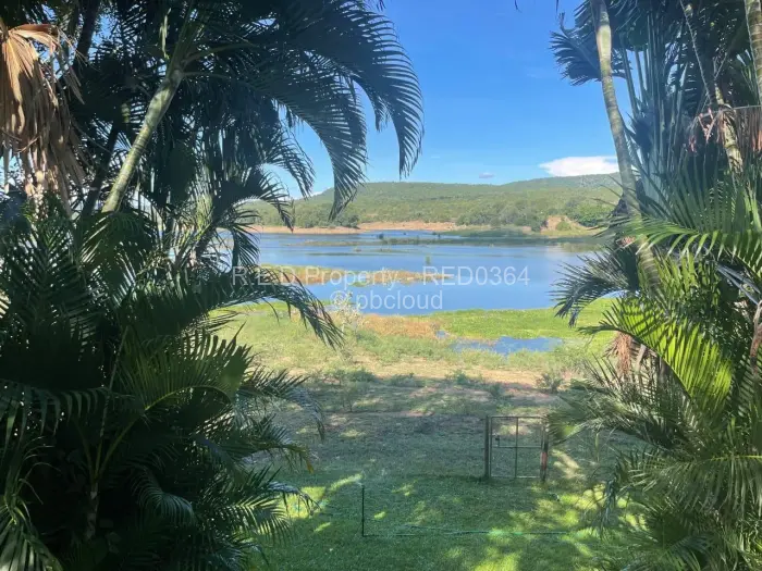 6 Bedroom House for Sale in Msuna, Msuna