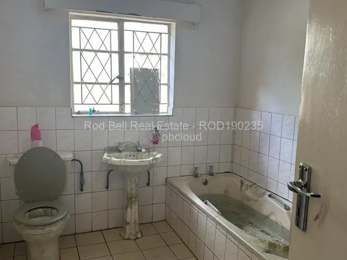 4 Bedroom House for Sale in Chiredzi, Chiredzi