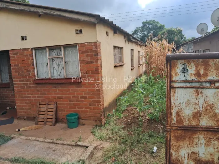 4 Bedroom House for Sale in Glen View, Harare