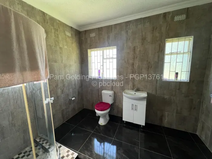 5 Bedroom House to Rent in Strathaven