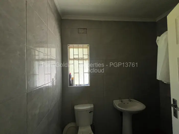 5 Bedroom House to Rent in Strathaven