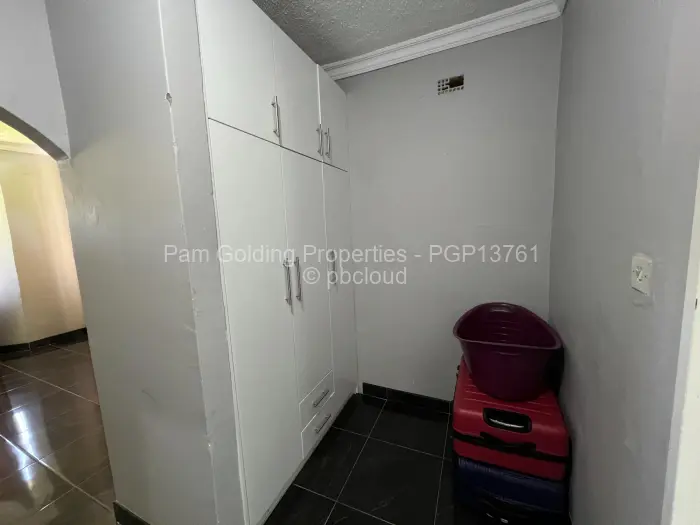 5 Bedroom House to Rent in Strathaven