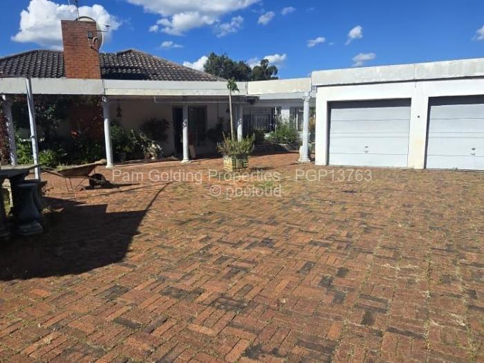 4 Bedroom House for Sale in Woodlands, Bulawayo