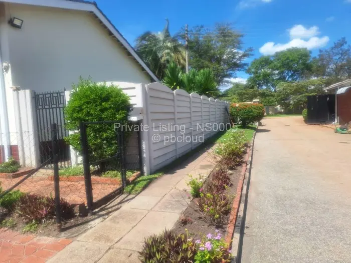 3 Bedroom Cottage/Garden Flat to Rent in Athlone, Harare