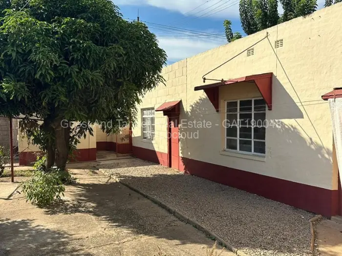 Townhouse/Cluster for Sale in Bulawayo City Centre, Bulawayo