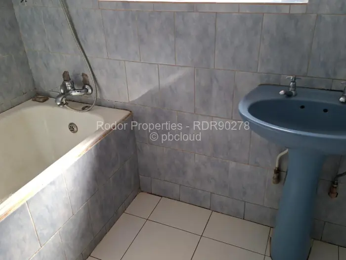 4 Bedroom House for Sale in Hillcrest, Bulawayo