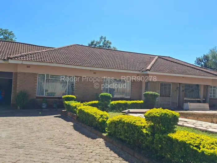 4 Bedroom House for Sale in Hillcrest, Bulawayo