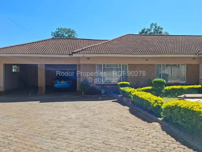 4 Bedroom House for Sale in Hillcrest, Bulawayo