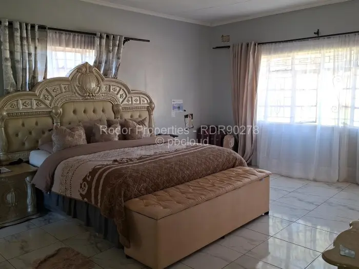 4 Bedroom House for Sale in Hillcrest, Bulawayo