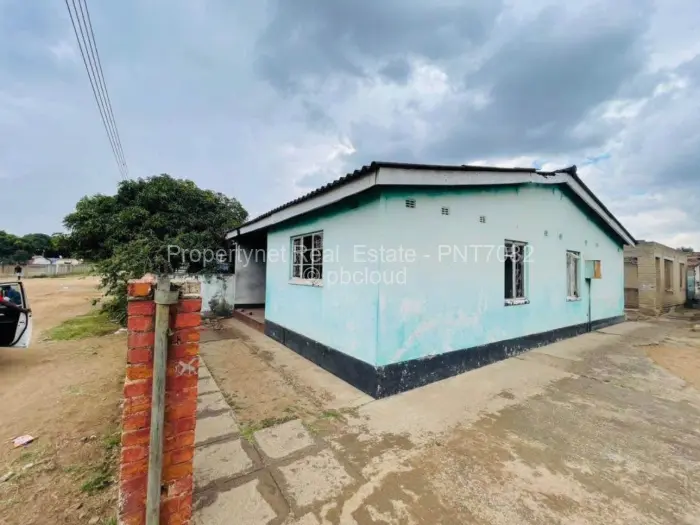 4 Bedroom House for Sale in Highfield, Harare