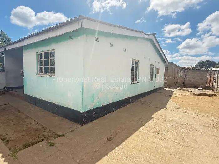 4 Bedroom House for Sale in Highfield, Harare