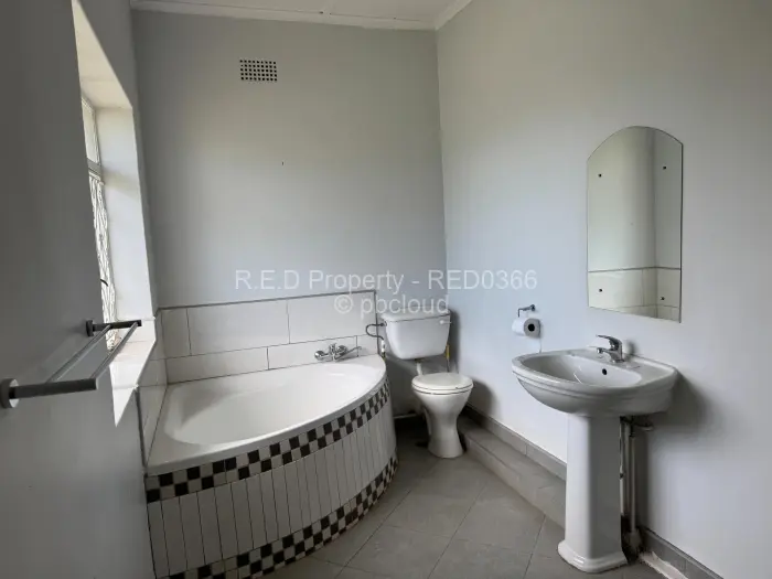 2 Bedroom House for Sale in Famona, Bulawayo