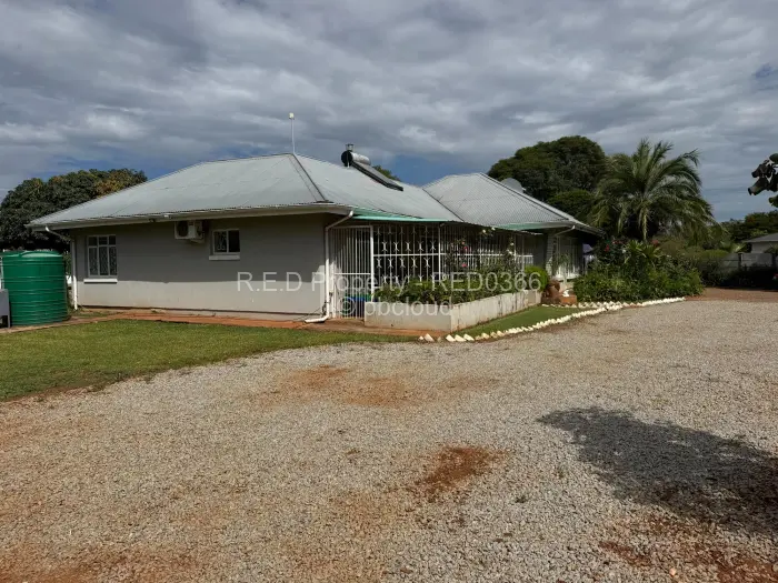 2 Bedroom House for Sale in Famona, Bulawayo