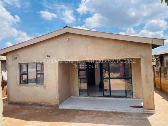 5 Bedroom House for Sale in Warren Park, Harare