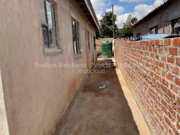 5 Bedroom House for Sale in Warren Park, Harare