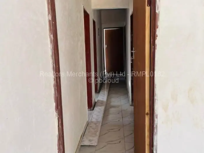 5 Bedroom House for Sale in Warren Park, Harare