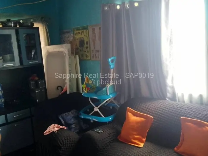 4 Bedroom House for Sale in Cowdray Park, Bulawayo