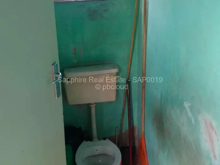 4 Bedroom House for Sale in Cowdray Park, Bulawayo