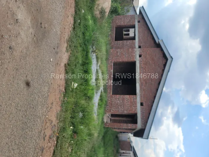6 Bedroom House for Sale in Budiriro, Harare