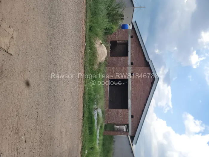 6 Bedroom House for Sale in Budiriro, Harare