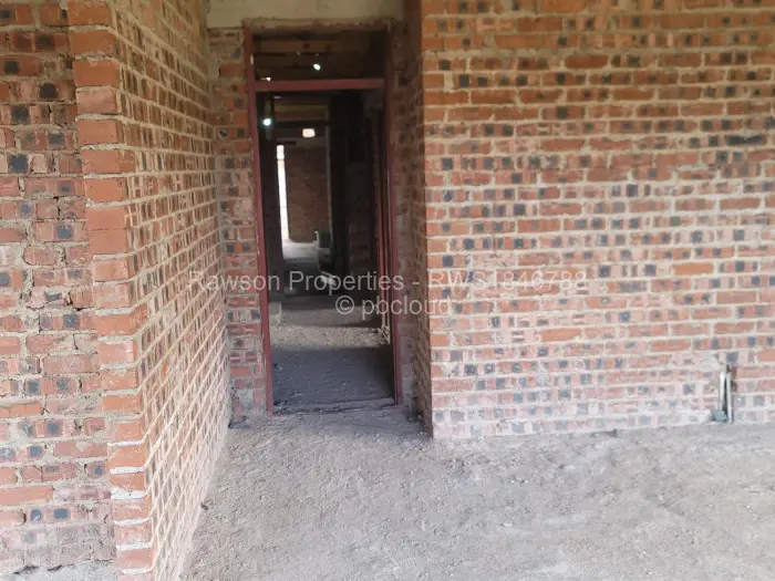 6 Bedroom House for Sale in Budiriro, Harare