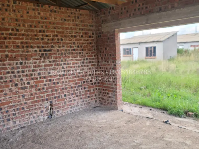 6 Bedroom House for Sale in Budiriro, Harare