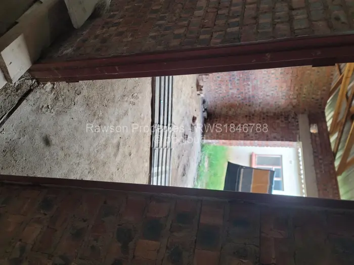 6 Bedroom House for Sale in Budiriro, Harare