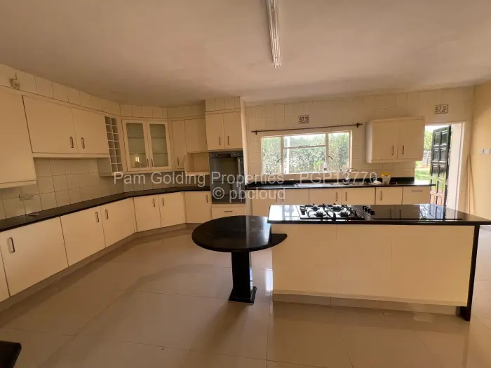 4 Bedroom House to Rent in Borrowdale West
