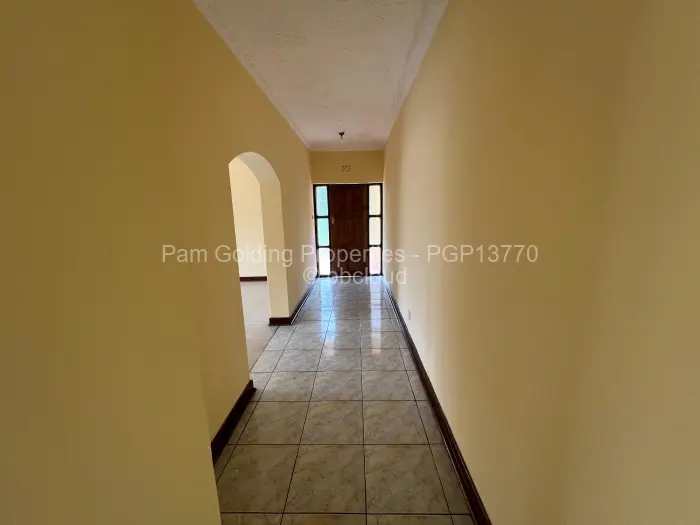 4 Bedroom House to Rent in Borrowdale West