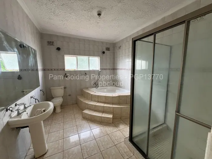 4 Bedroom House to Rent in Borrowdale West