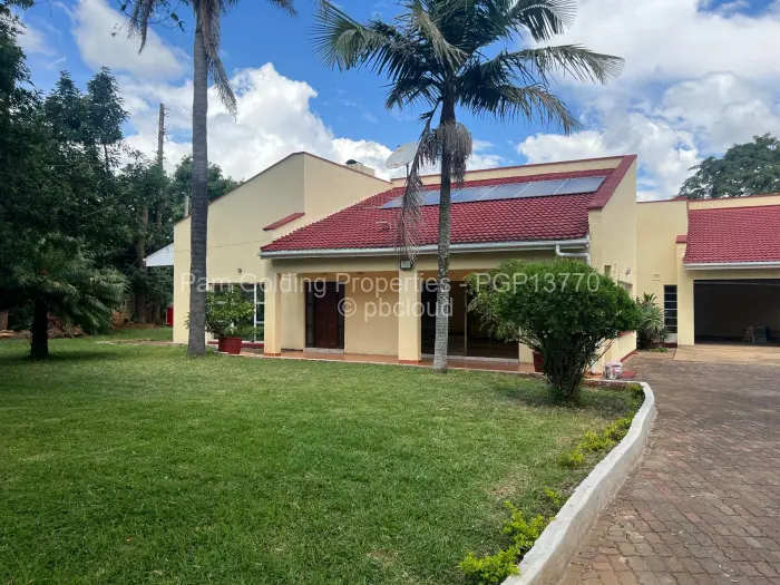 4 Bedroom House to Rent in Borrowdale West