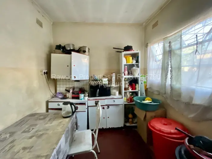 7 Bedroom House for Sale in Glen Norah, Harare