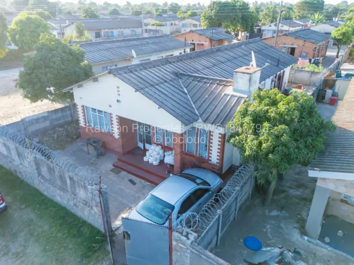 7 Bedroom House for Sale in Glen Norah, Harare