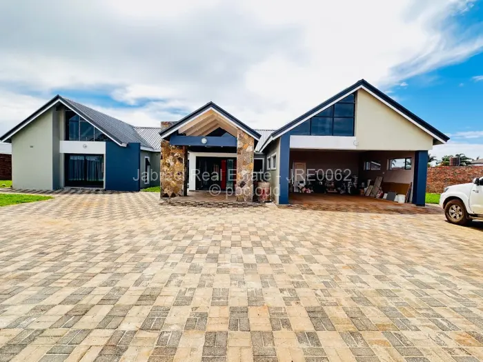 5 Bedroom House for Sale in Mount Pleasant Heights, Harare