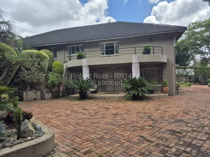 5 Bedroom House for Sale in Glen Lorne, Harare