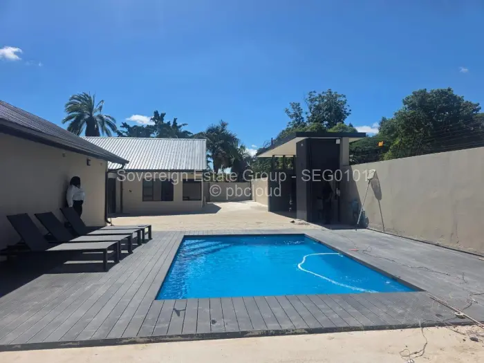 Townhouse/Cluster to Rent in Avondale, Harare