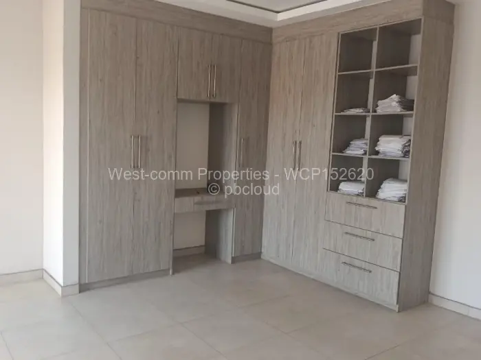 6 Bedroom House for Sale in Quinnington, Harare