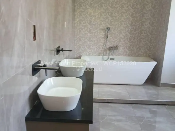 6 Bedroom House for Sale in Quinnington, Harare